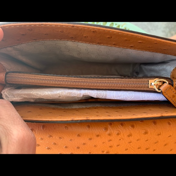 Michael Kors Ostrich Leather handbag - Picture 3 of 3